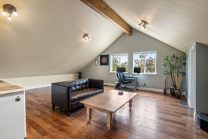 Spacious Upstairs Large Family/Bonus Room