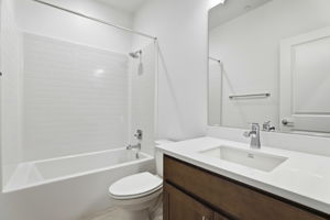  Photo 40