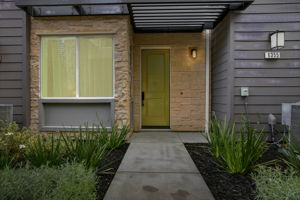  Photo 0