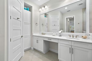 Primary Bathroom (3)