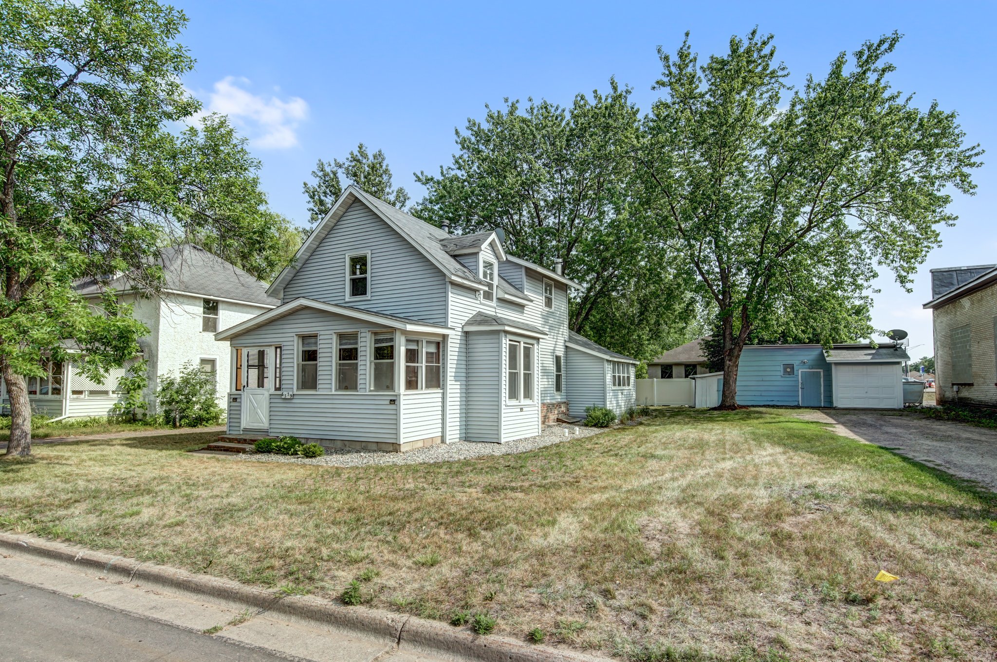 6359 Cedar St, North Branch, MN 55056 Mint Real Estate Photography