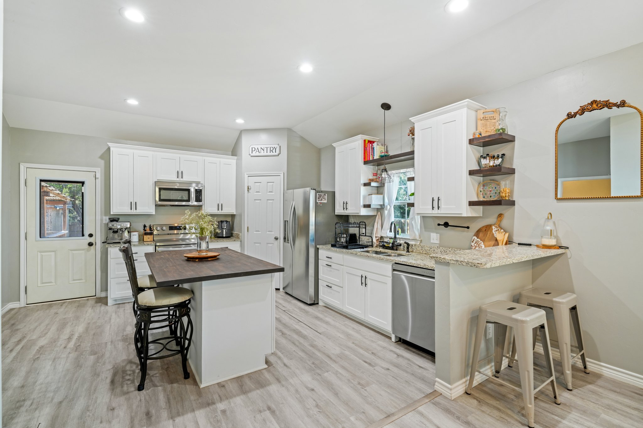 Skyline Dr-S2710-009.jpg