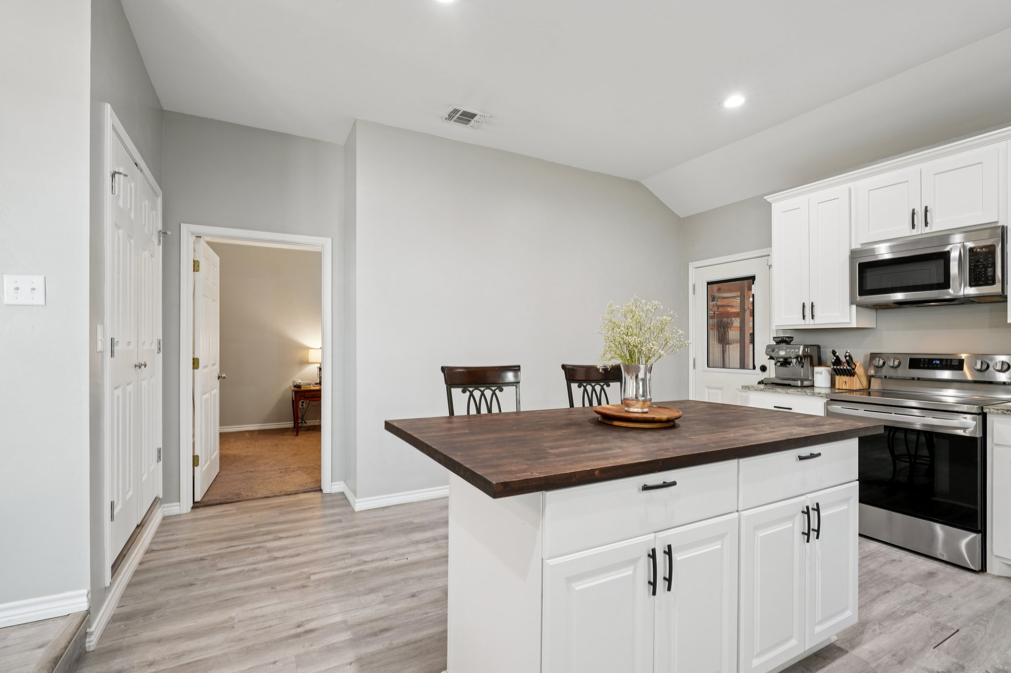 Skyline Dr-S2710-013.jpg