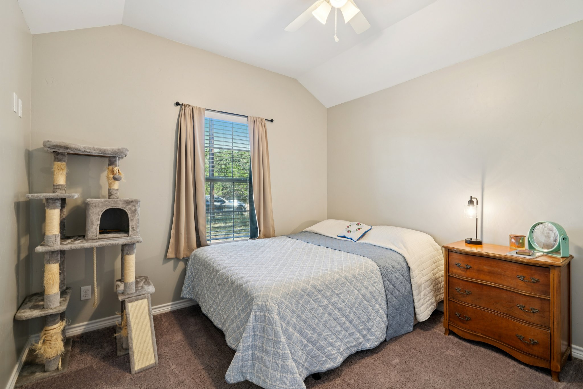 Skyline Dr-S2710-020.jpg