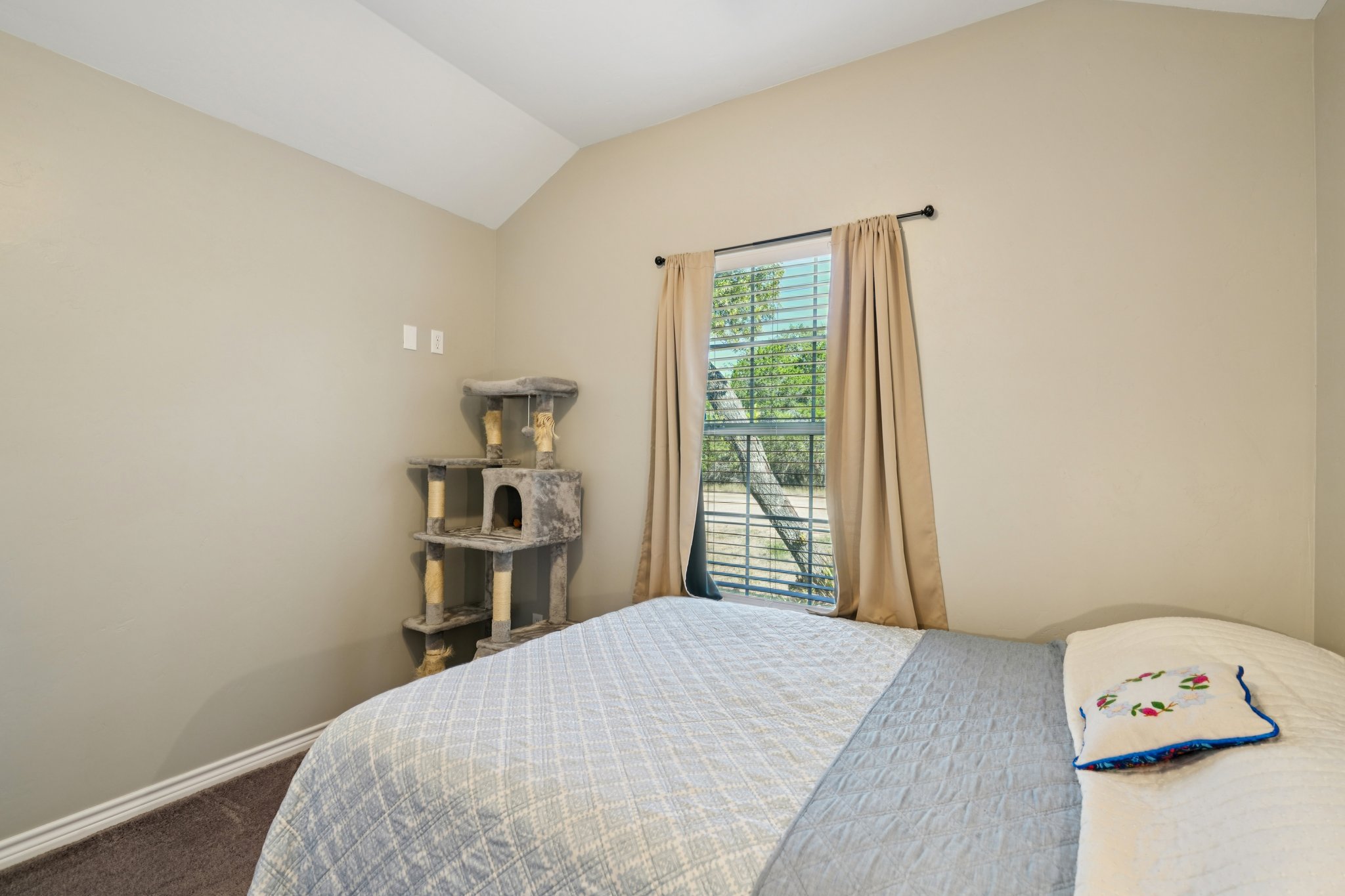 Skyline Dr-S2710-021.jpg