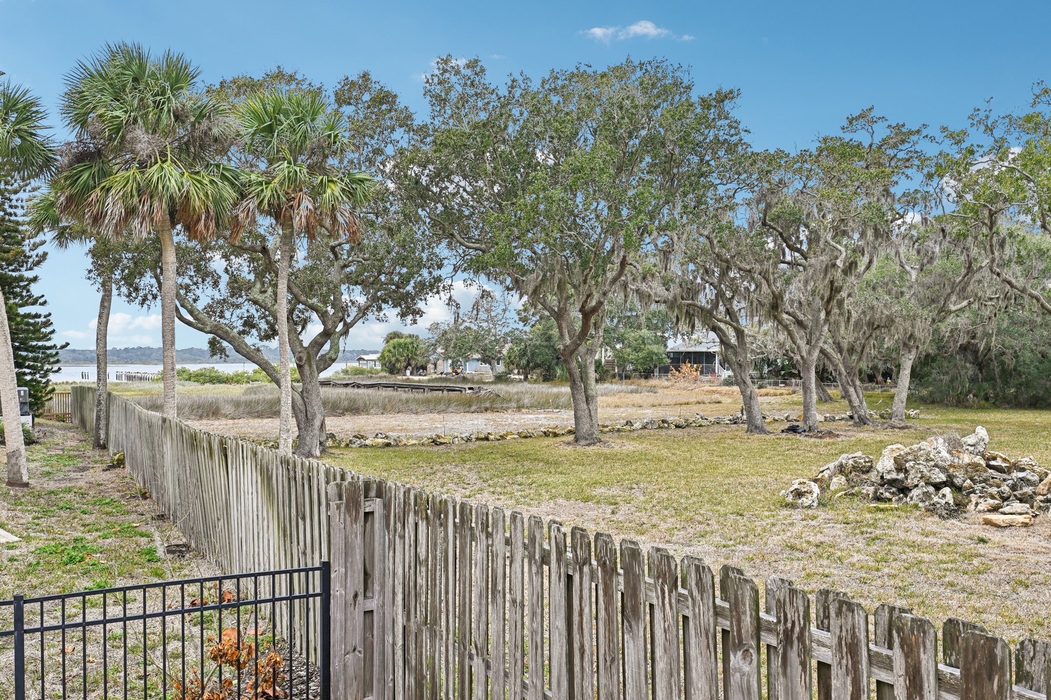 Putnam St-S1702-054.jpg