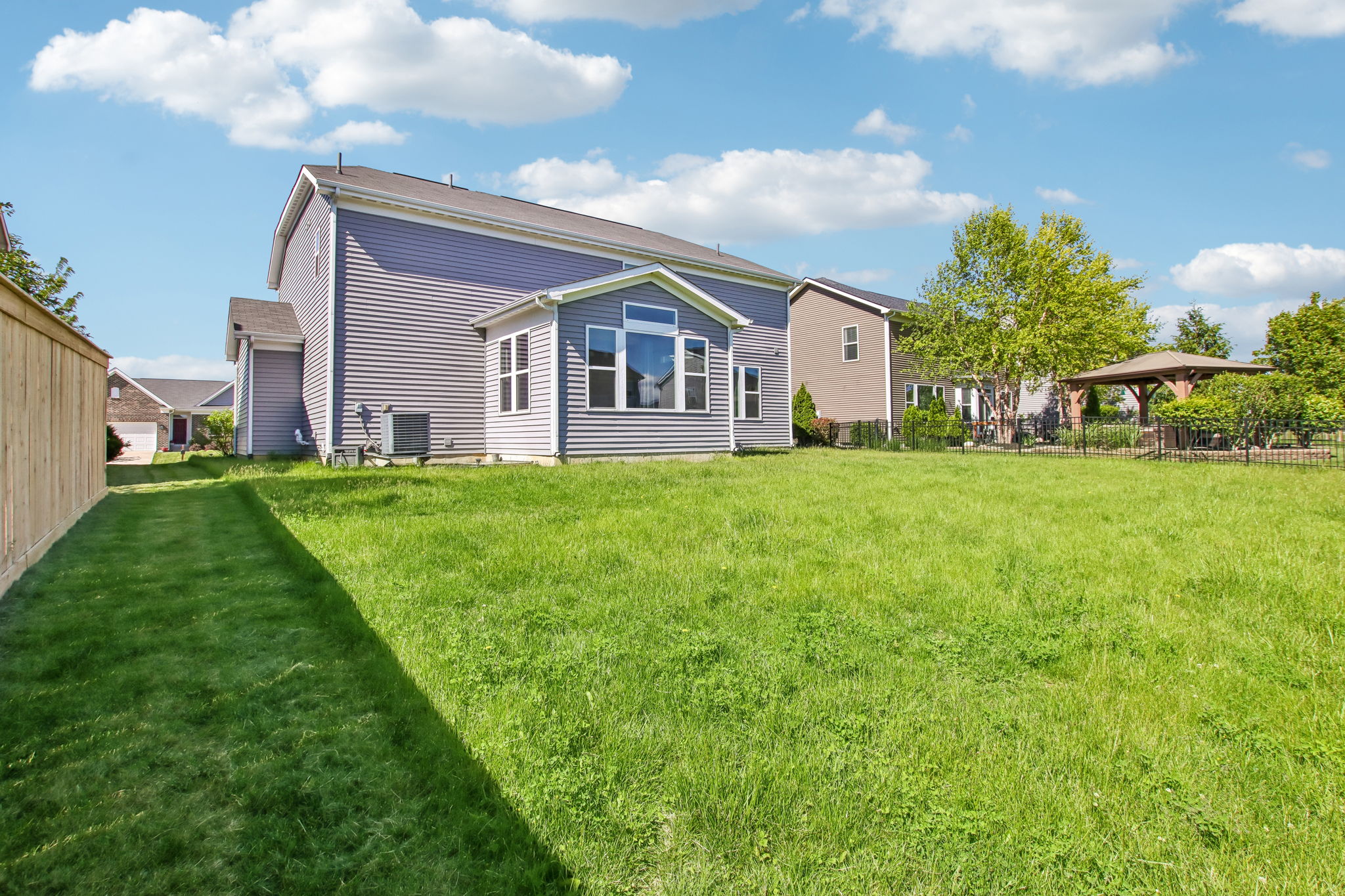 W Riverside Rd-S1205-038
