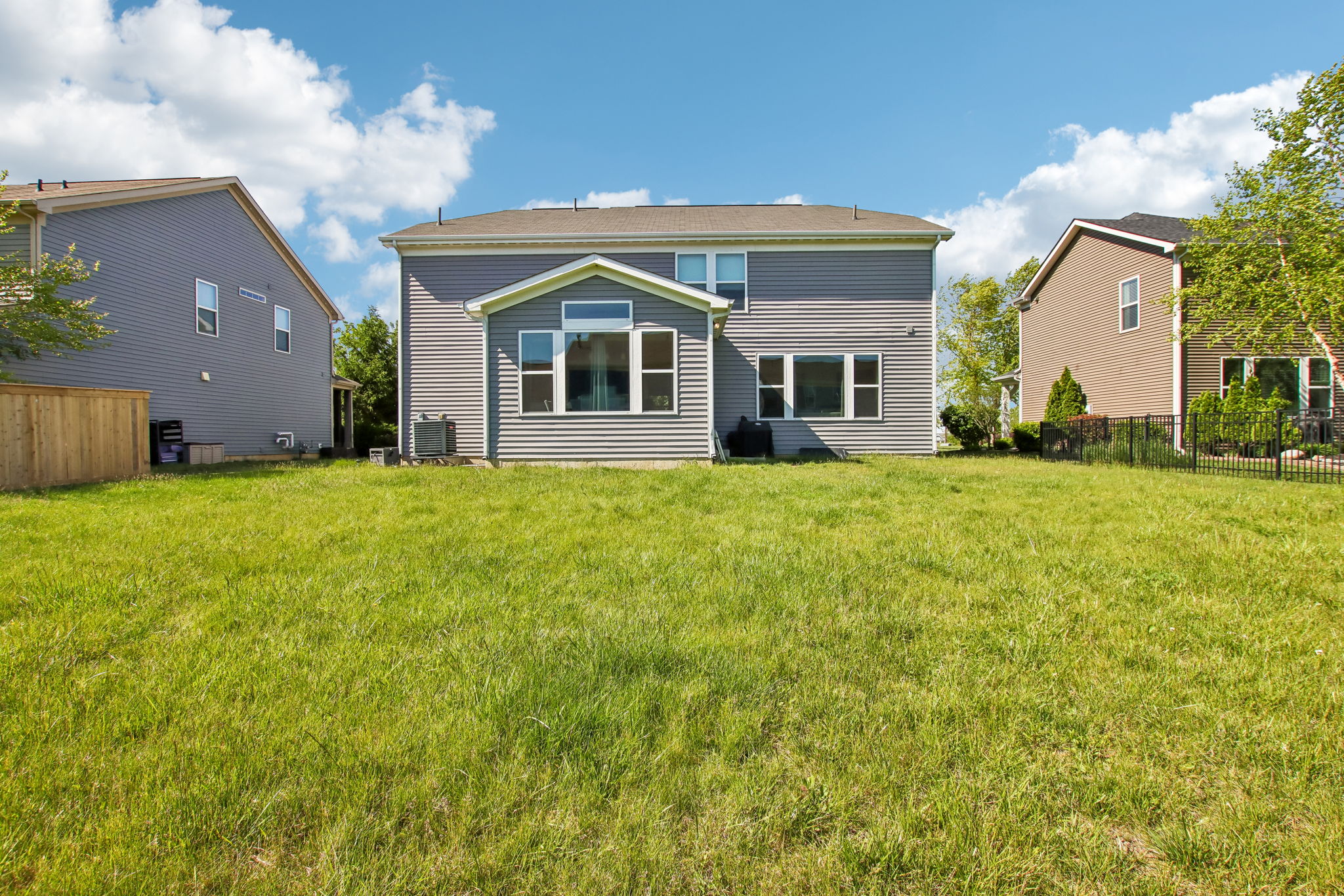 W Riverside Rd-S1205-039