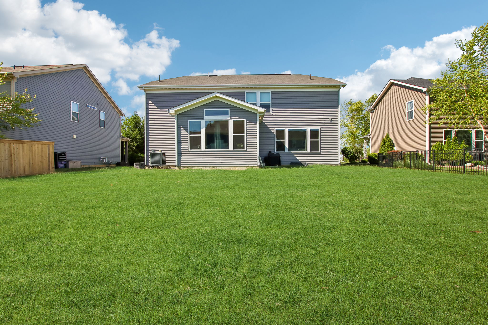 W Riverside Rd-S1205-044