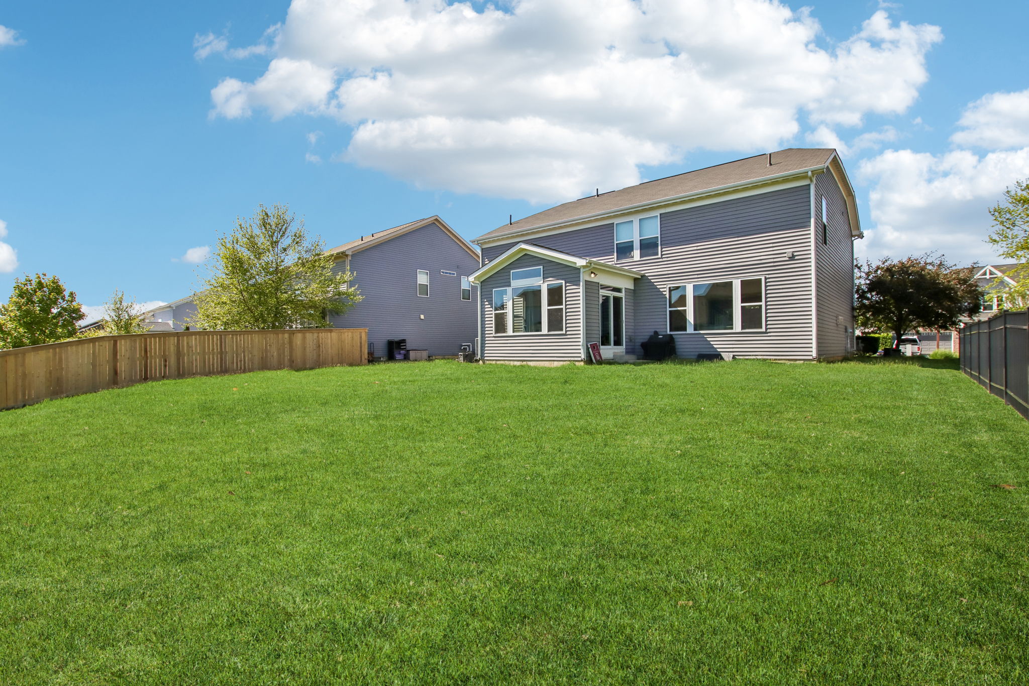 W Riverside Rd-S1205-045