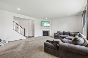 W Riverside Rd-S1205-005