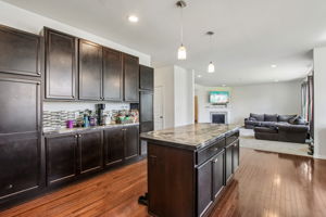 W Riverside Rd-S1205-010