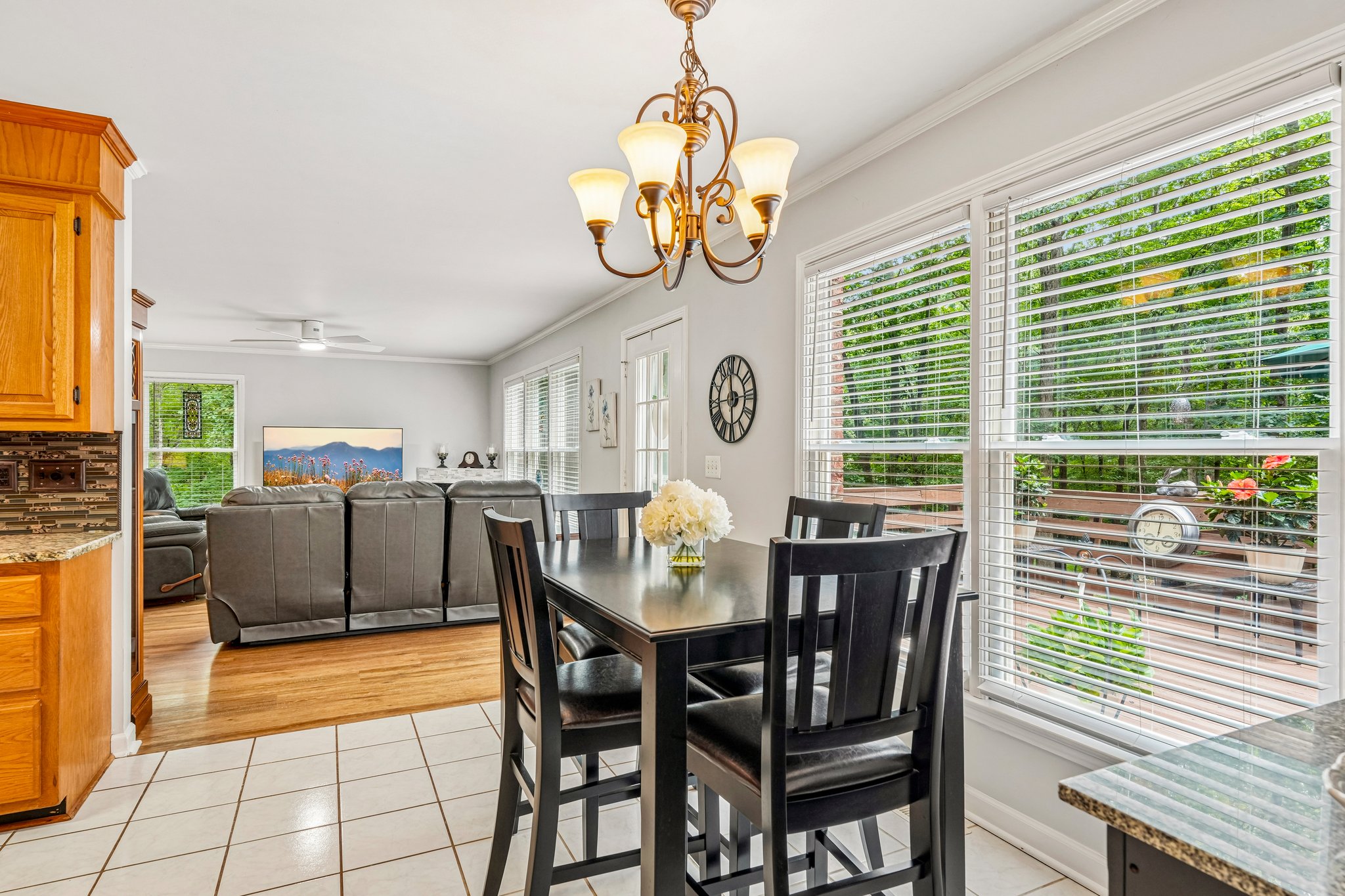 Green Oaks Dr-S2406-025.jpg