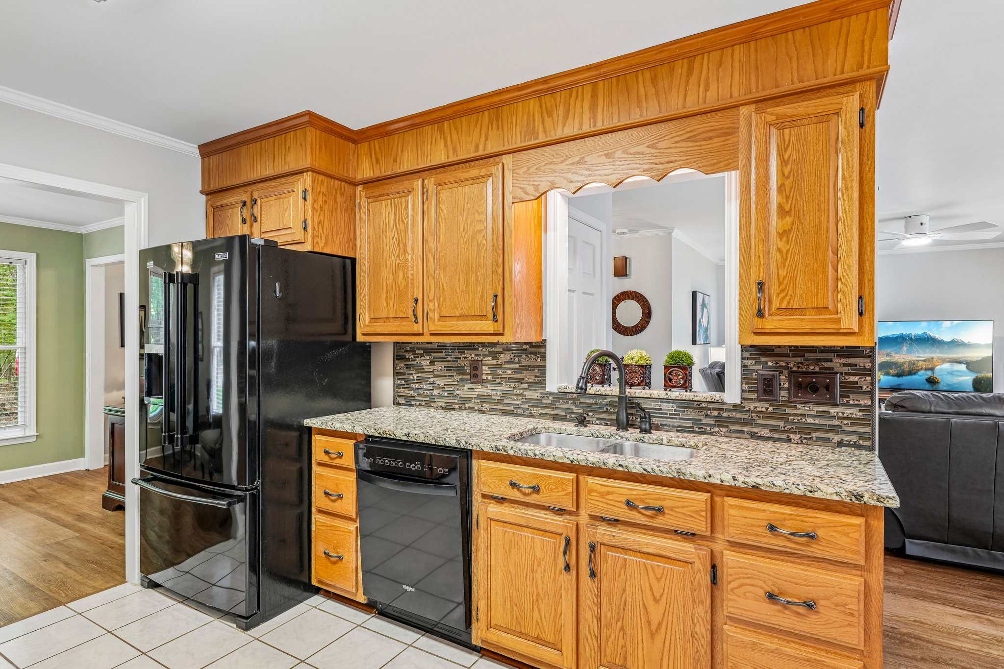 Green Oaks Dr-S2406-029.jpg