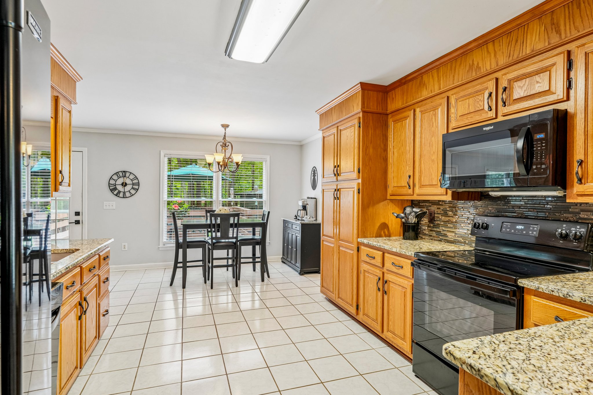 Green Oaks Dr-S2406-030.jpg