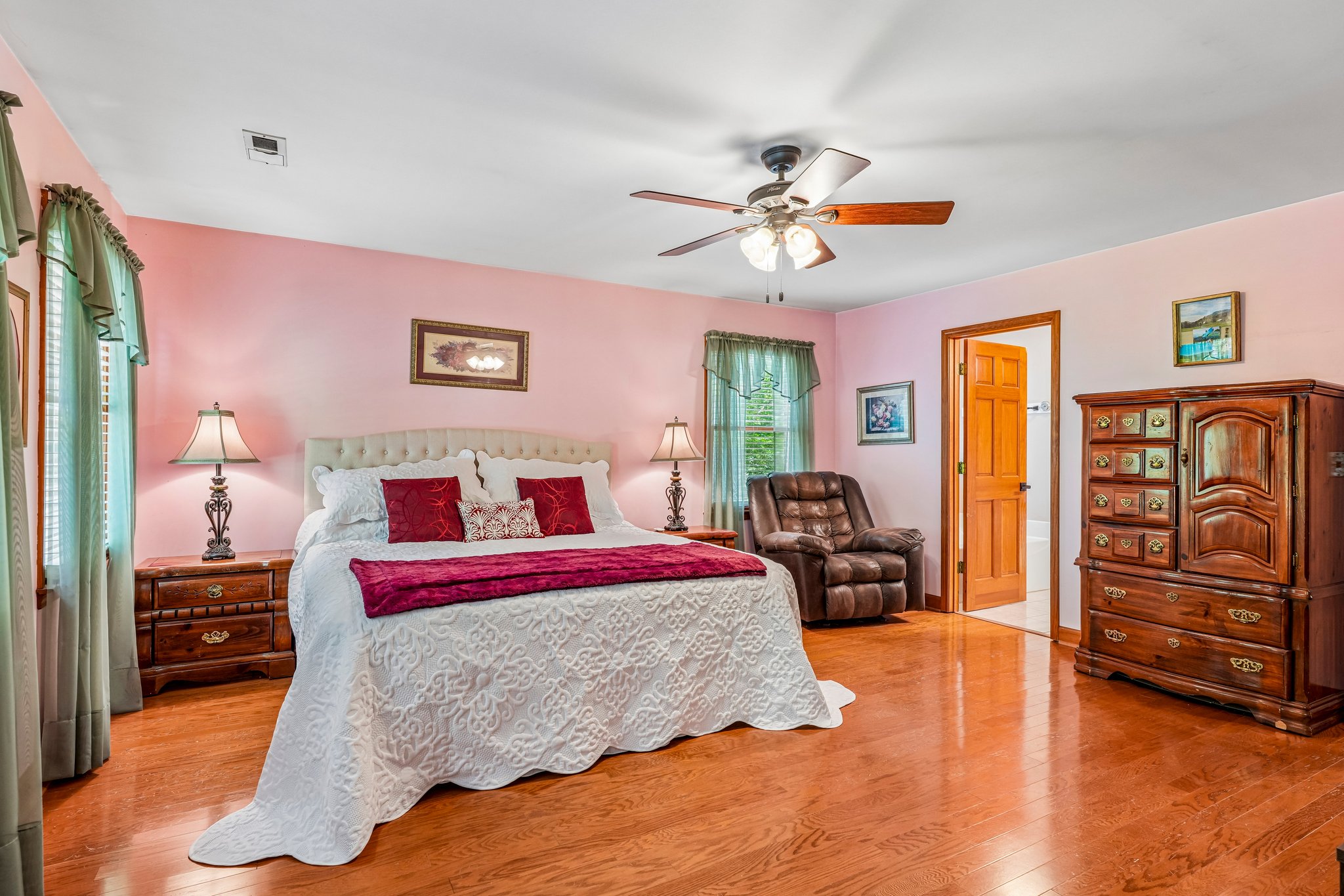 Green Oaks Dr-S2406-066.jpg