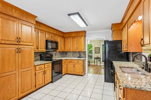 Green Oaks Dr-S2406-028.jpg
