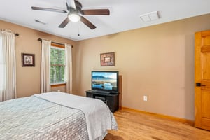 Green Oaks Dr-S2406-049.jpg