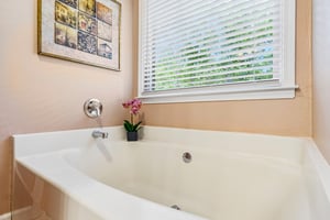 Green Oaks Dr-S2406-073.jpg