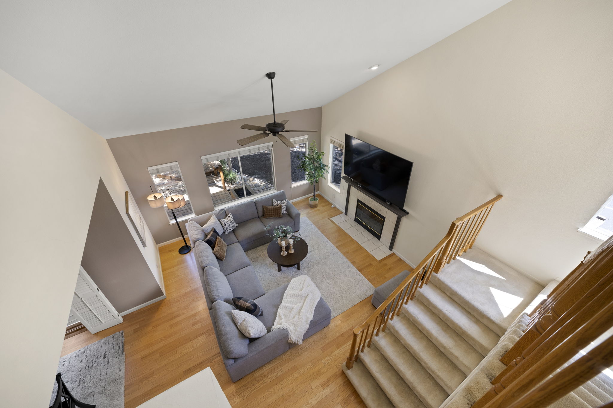  Photo 33