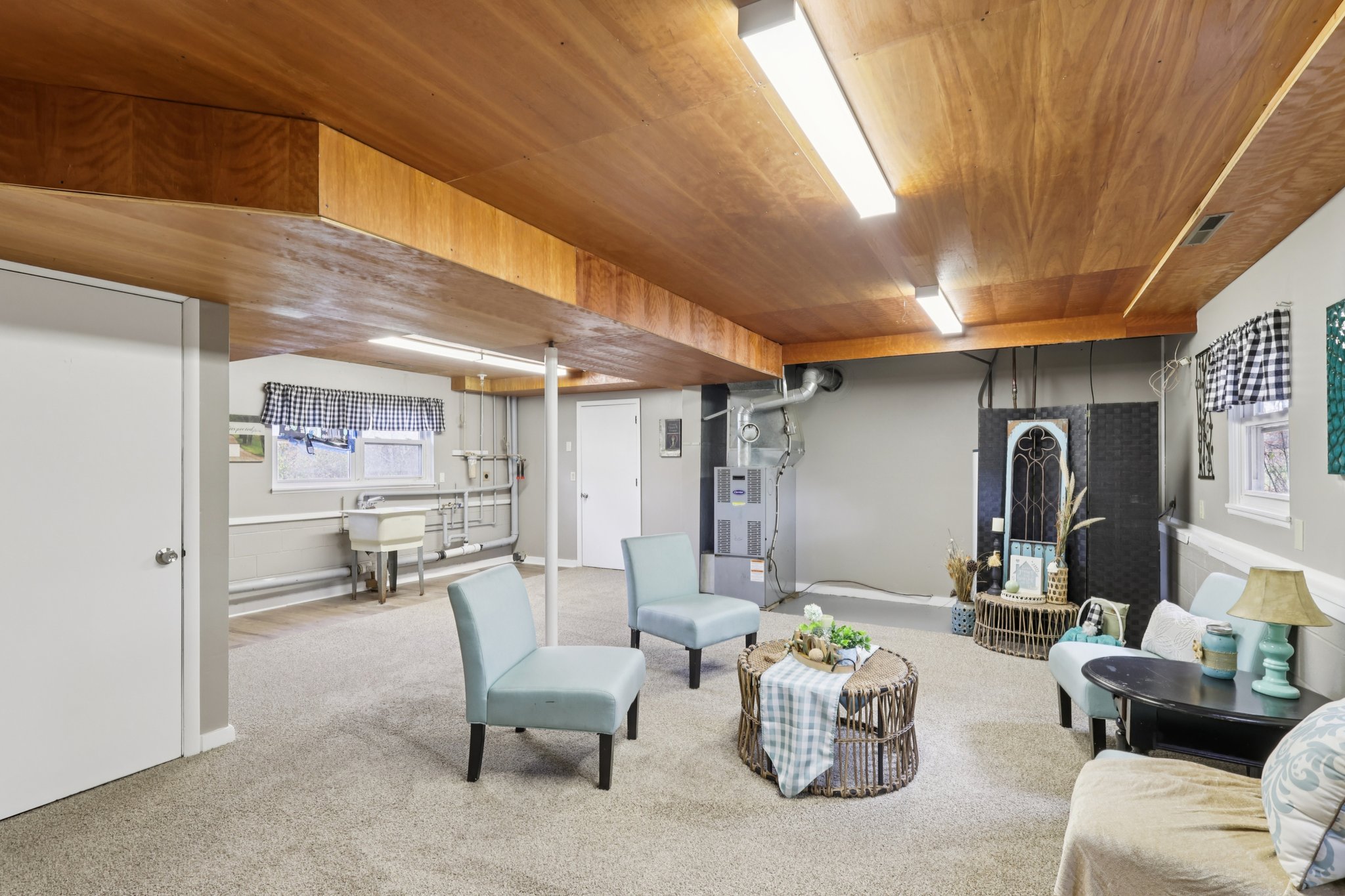 6370-6372 Trumbull Rd-S0111-074.jpg