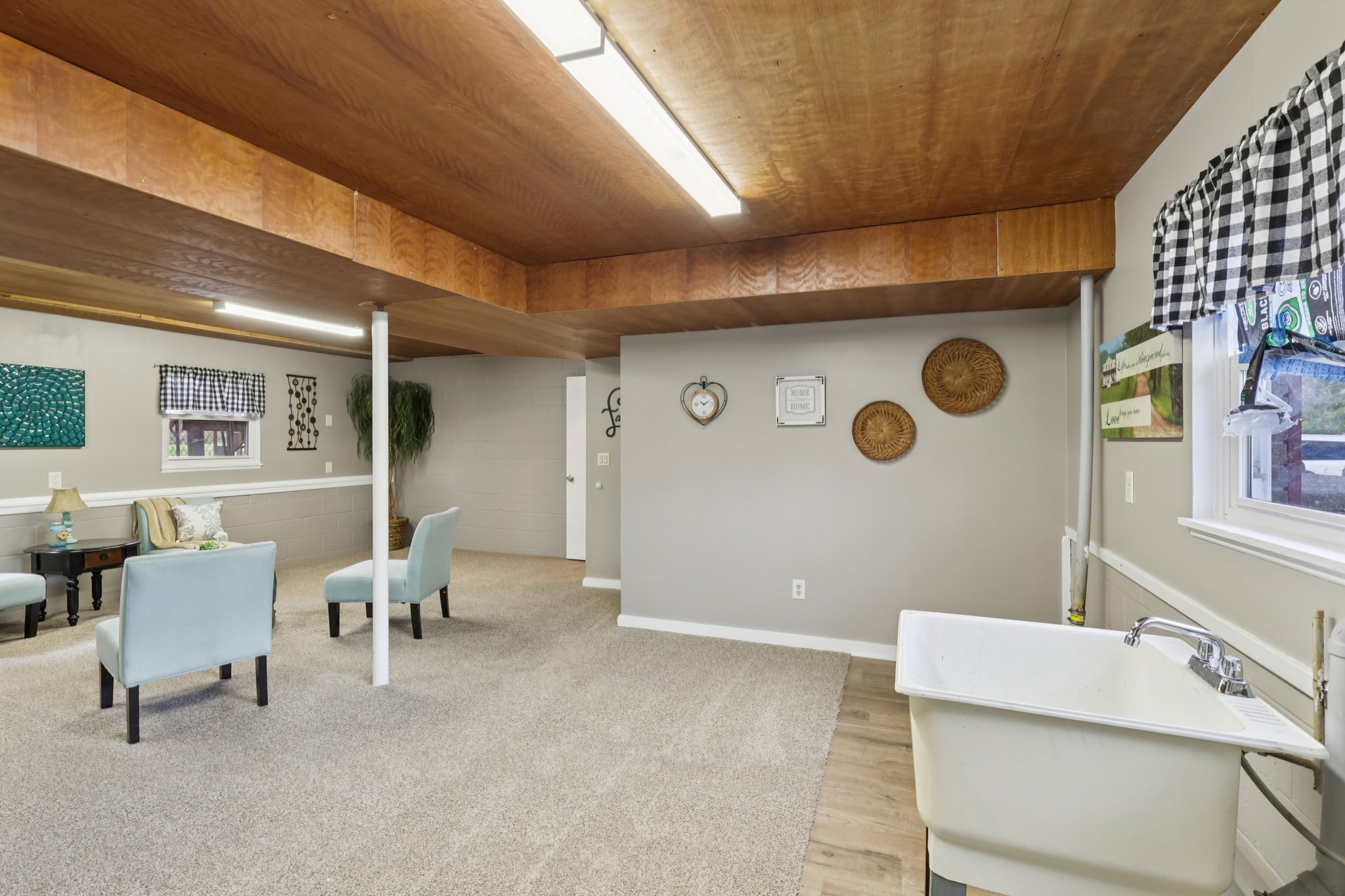 6370-6372 Trumbull Rd-S0111-076.jpg