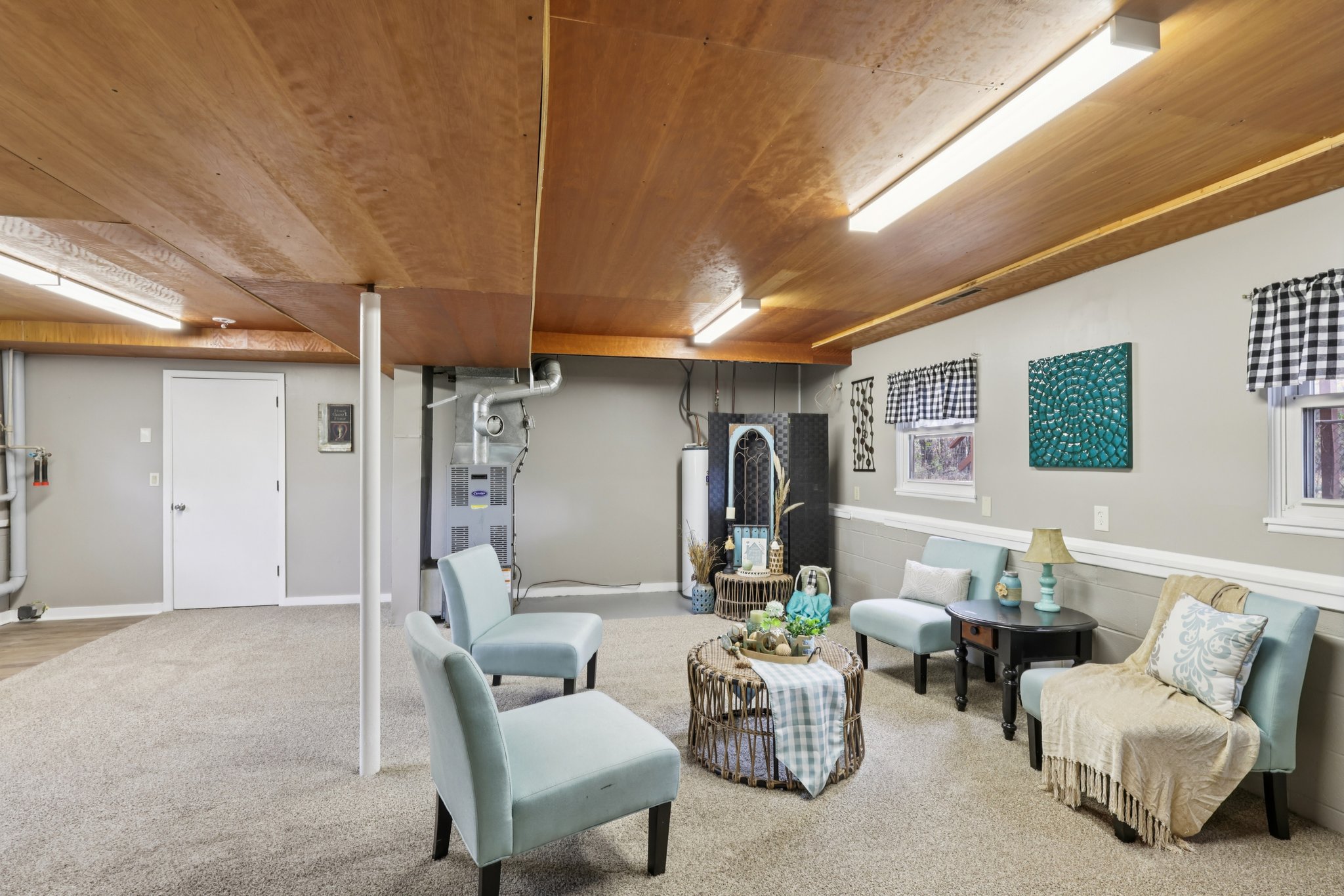 6370-6372 Trumbull Rd-S0111-077.jpg