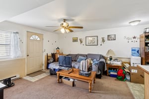 6370-6372 Trumbull Rd-S0111-004.jpg