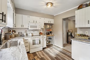 6370-6372 Trumbull Rd-S0111-023.jpg