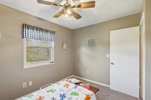 6370-6372 Trumbull Rd-S0111-042.jpg