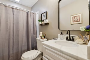 6370-6372 Trumbull Rd-S0111-061.jpg