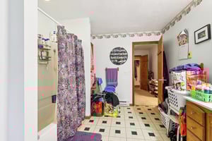 6370-6372 Trumbull Rd-S0111-065.jpg