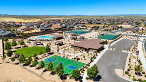 SpurCrossClubhouse(5)