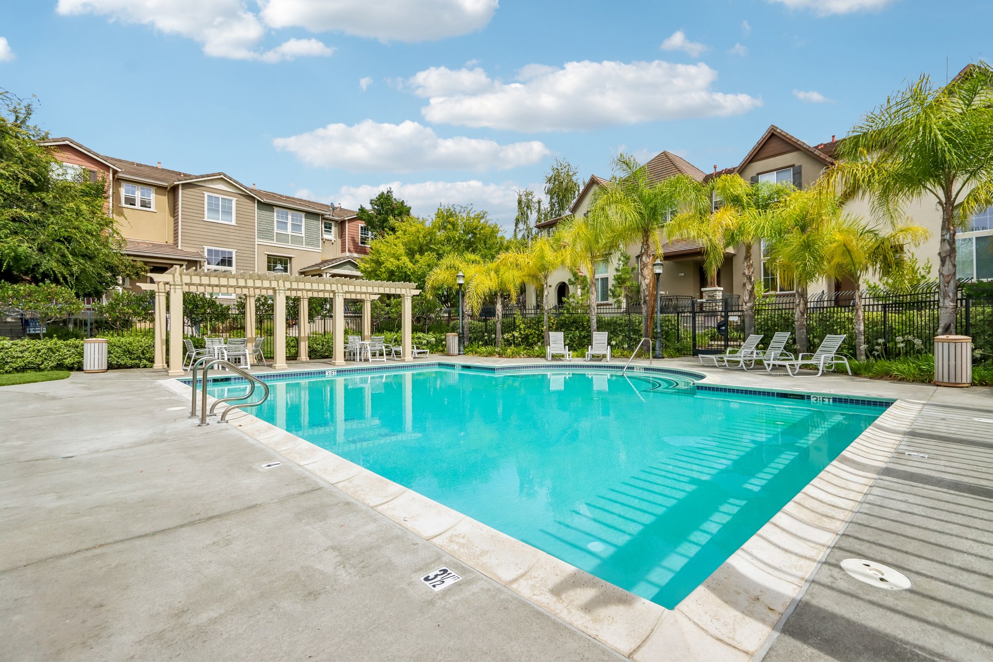 Byron Ln-1808-904.jpg