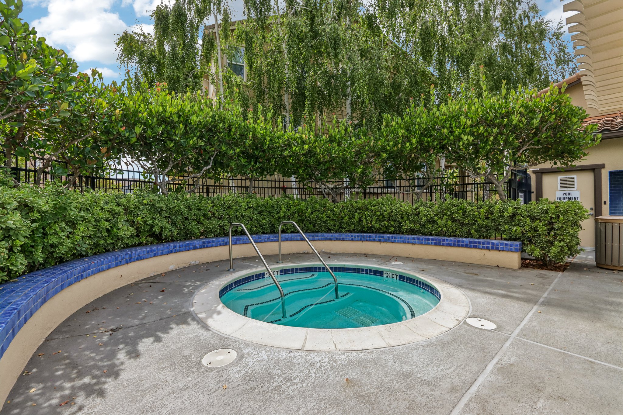 Byron Ln-1808-906.jpg
