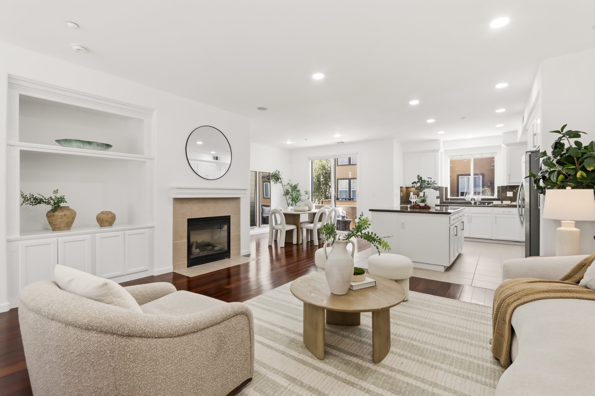 Byron Ln-S1908-045.jpg