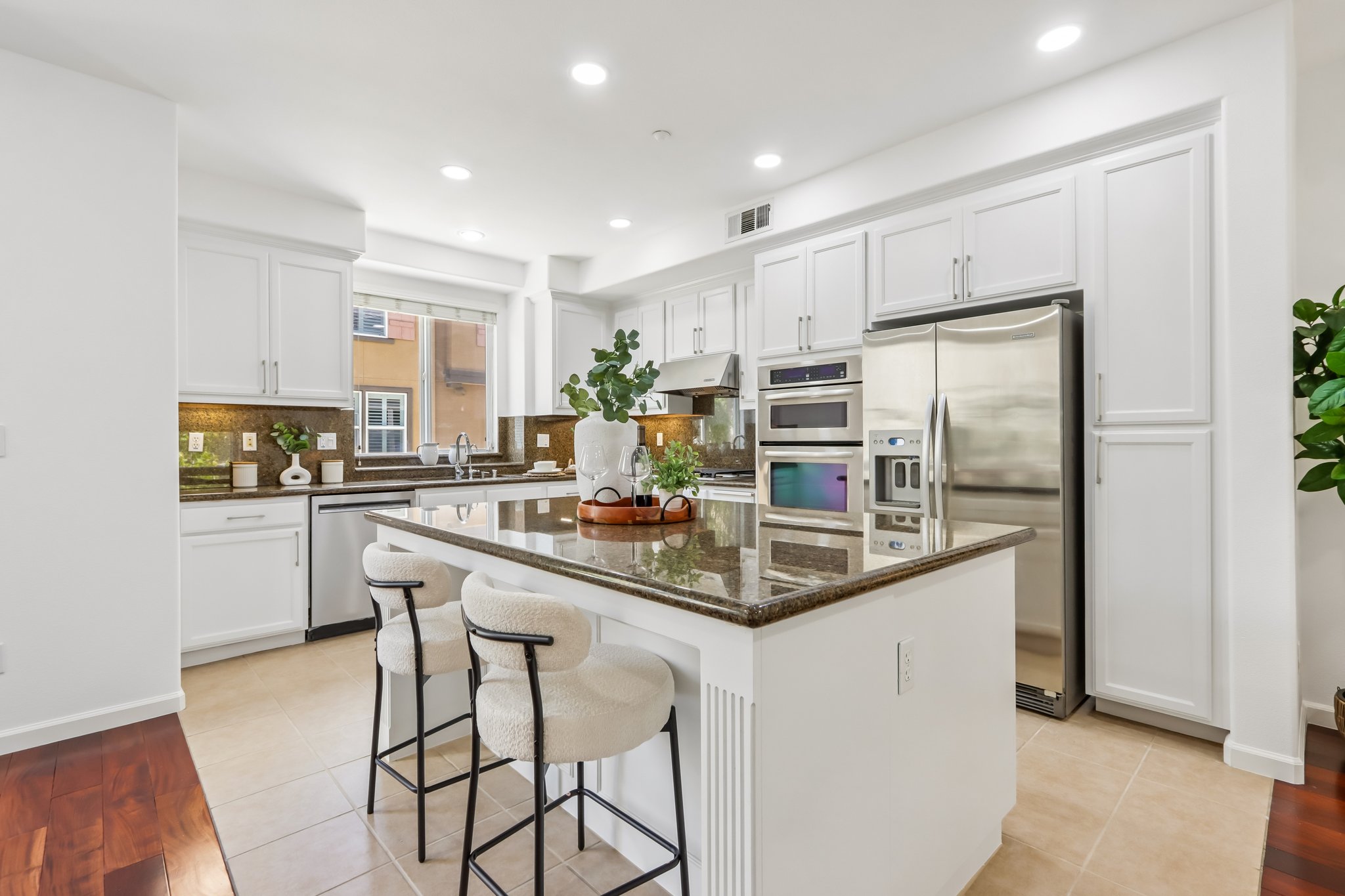 Byron Ln-S1908-047.jpg