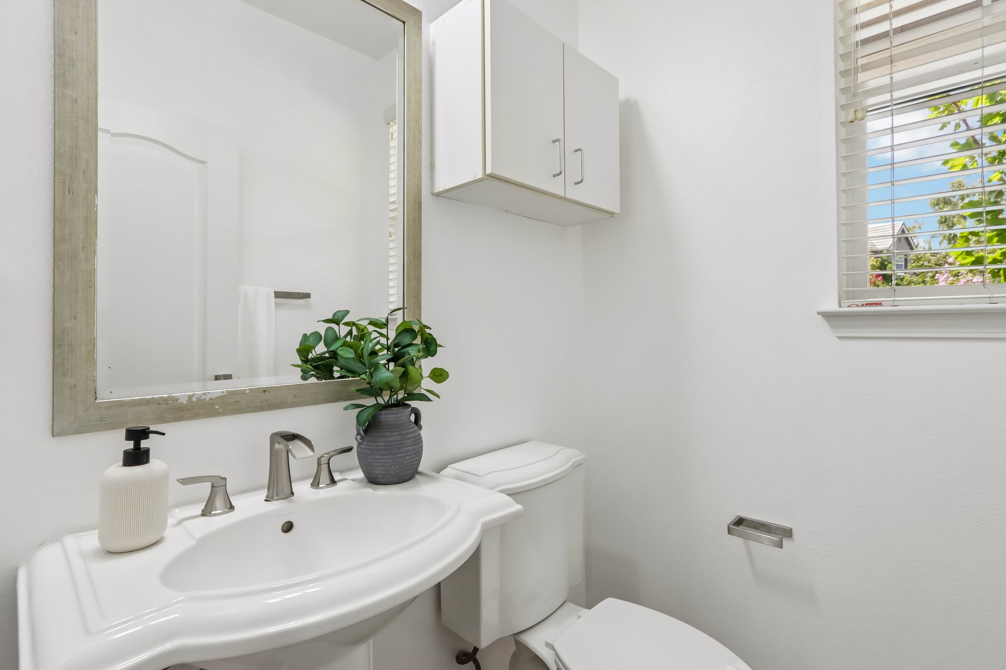 Byron Ln-S1908-065.jpg