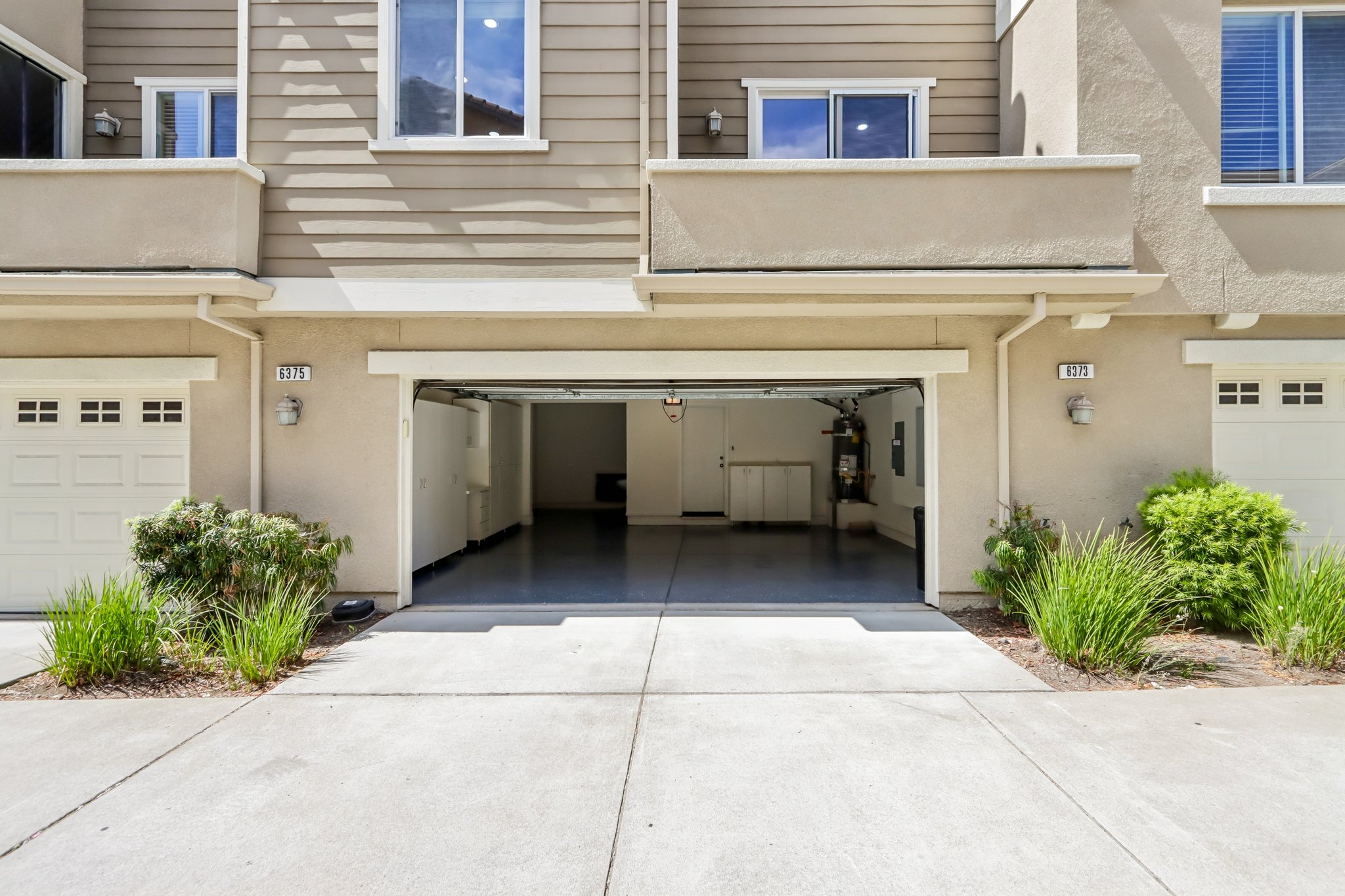 Byron Ln-S1908-072.jpg