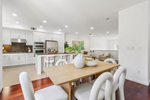 Byron Ln-S1908-040.jpg
