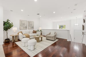 Byron Ln-S1908-042.jpg
