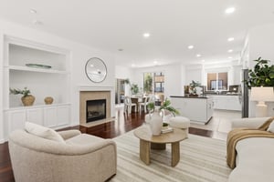 Byron Ln-S1908-045.jpg