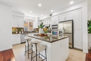 Byron Ln-S1908-047.jpg