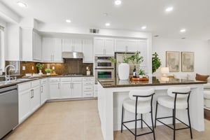 Byron Ln-S1908-049.jpg