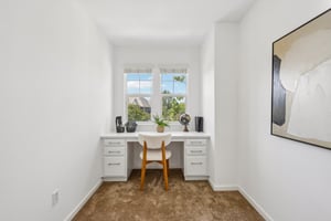 Byron Ln-S1908-050.jpg