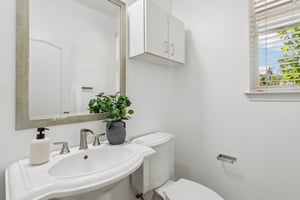 Byron Ln-S1908-065.jpg