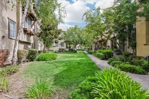 Byron Ln-S1908-073.jpg