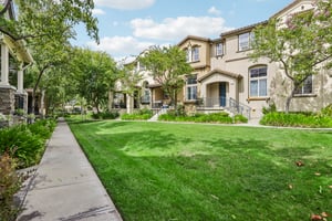 Byron Ln-S1908-075.jpg
