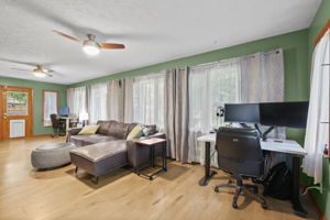  Photo 44