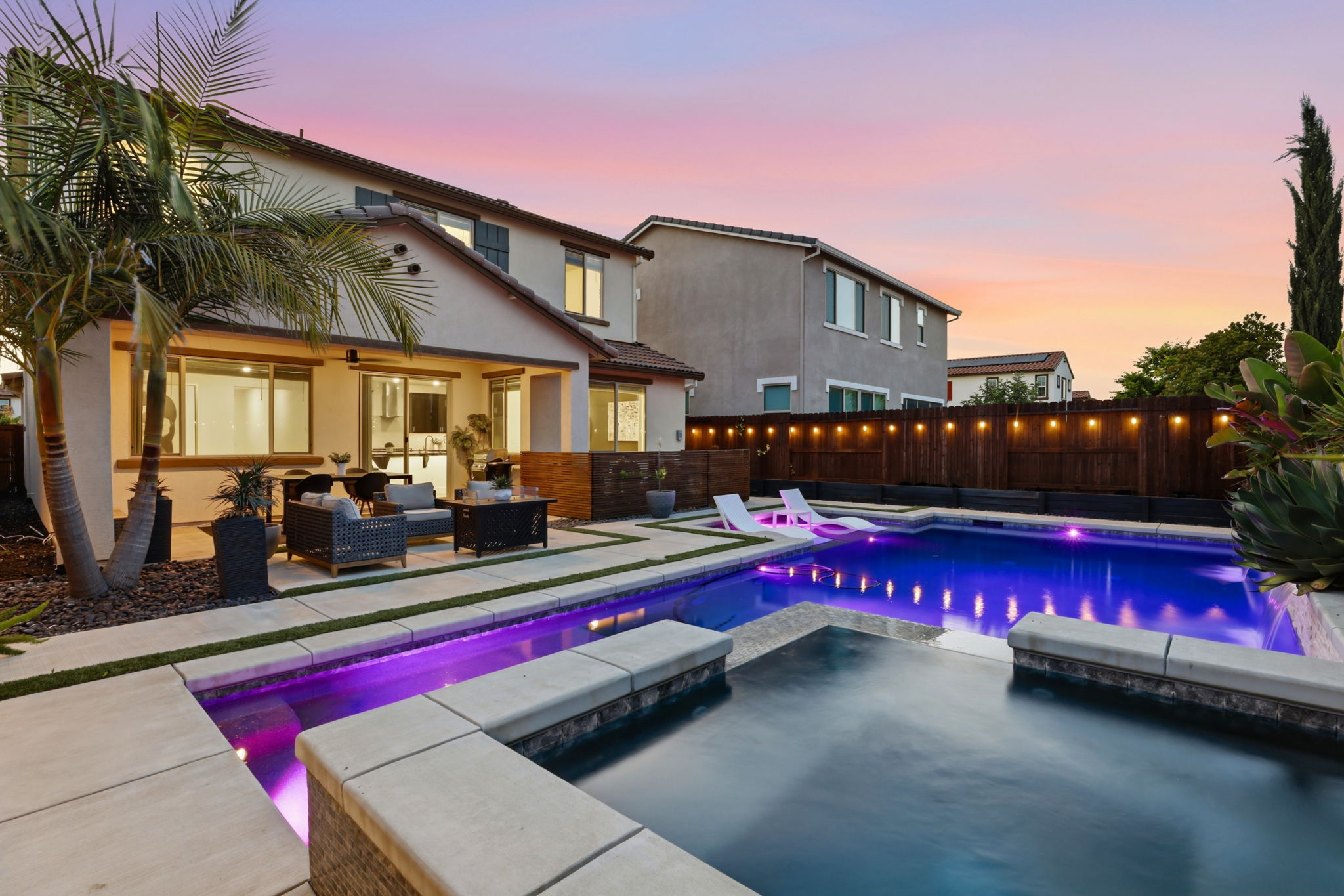 012_F8_TWILIGHT_6376 Campus Pkwy